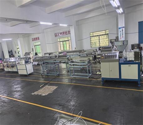 PFE-50D أوتوماتيكي PVC بلاستيكي كتاب ملاحظات ربط سلك محفز آلة سلك محفز مع 2 منافذ